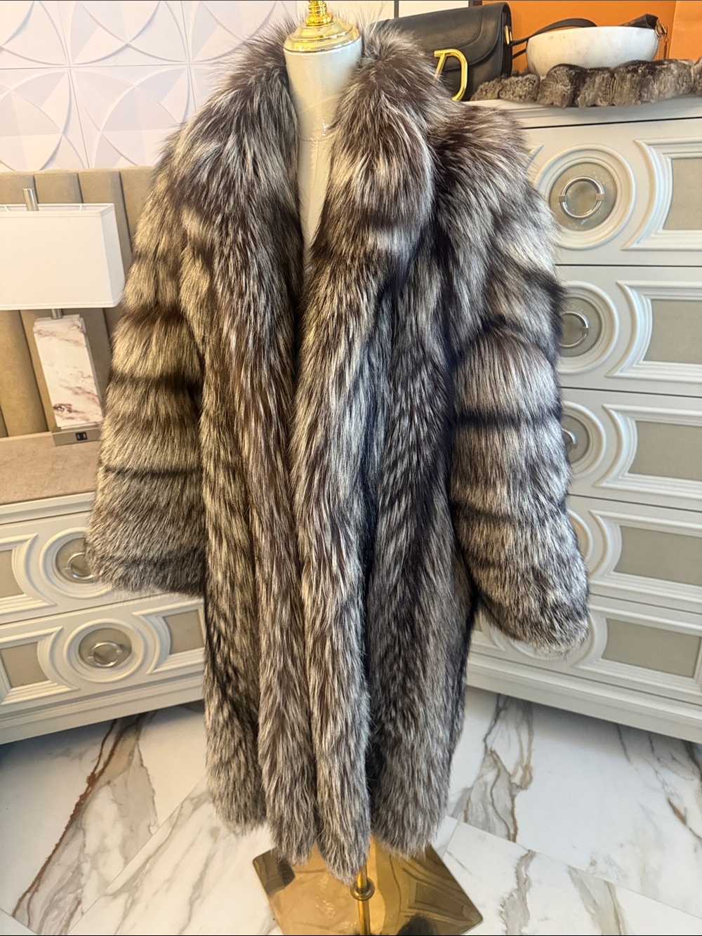REAL FOX FUR LONG COAT MEDIUM